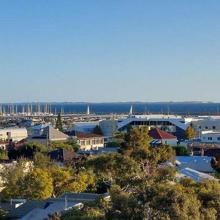 Sky High On Arundel - Central Fremantle Apartment Kültér fotó